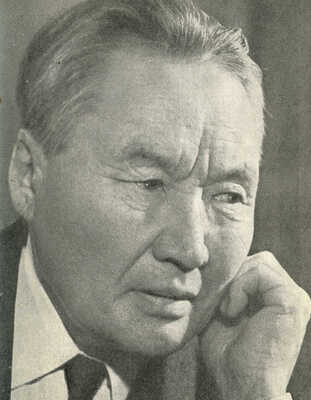 [Кулачиков С.Р., автограф]. Элляй. Стихотворения и поэмы / Пер. с якут. М., 1972.